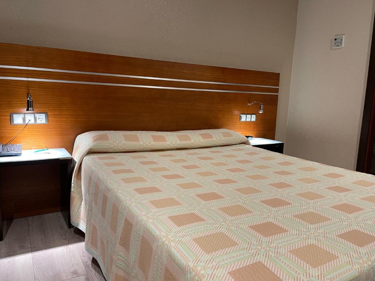 Motel Los Abedules Овьедо Экстерьер фото