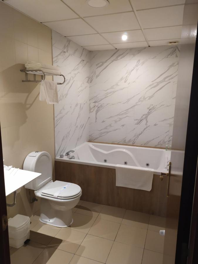 Motel Los Abedules Овьедо Экстерьер фото