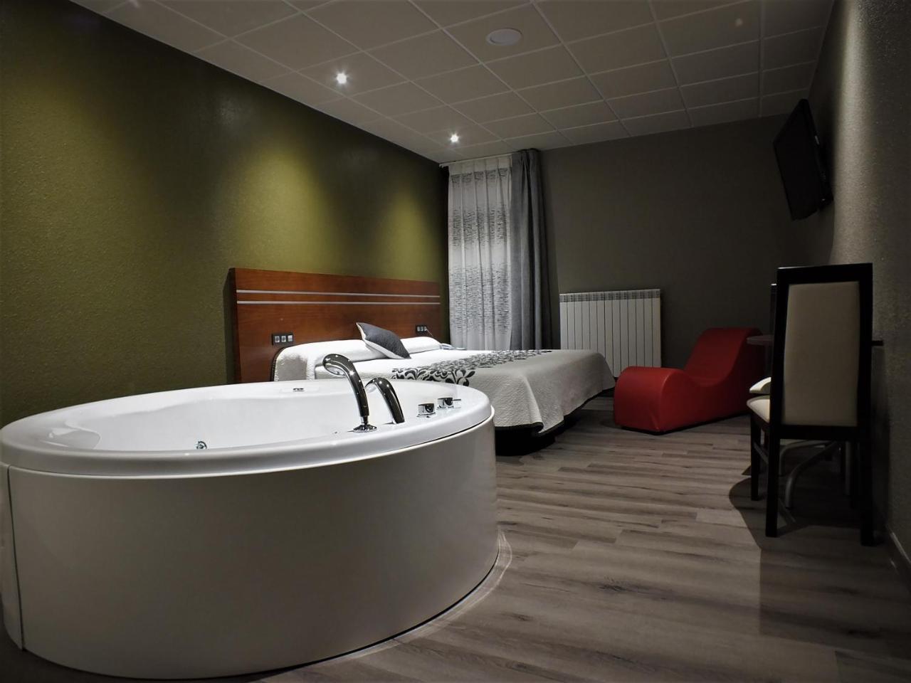 Motel Los Abedules Овьедо Экстерьер фото